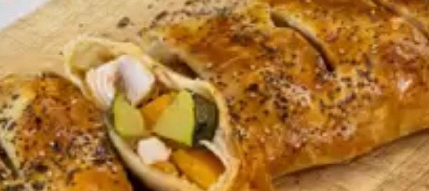 Hojaldre relleno de pollo y verduras