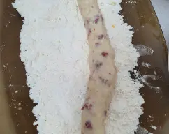 Step <p>AL TERMINAR AÑADIR EL RESTO DEL JAMÓN Y MEZCLAR CON LA ESPÁTULA, DEJAR REPOSAR EN EL VASO 5M. DESPUÉS PASAR A UNA MANGA PASTELERA PARA DEJARLA ENFRIAR, EN NEVERA Y ANTES DE DARLE FORMA PONER EN EL CONGELADOR UNA HORA, ES LA FORMA DE PODER MANEJAR ESTA MASA, YA QUE ES MUY LIGERA, Y ASÁ CONSEGUIMOS HACER LAS CROQUETAS SIN PROBLEMA.</p> illustration