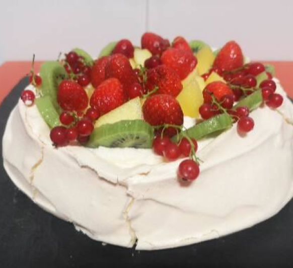 PAVLOVA de frutas tropicales