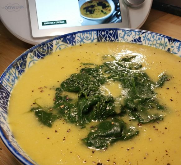 Sopa de garbanzos con espinacas en 27 minutos con Thermomix®